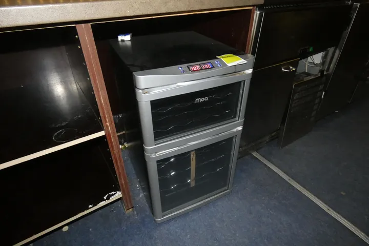 Moa - Weinkühlschrank Modell: BR-65DD / 65L